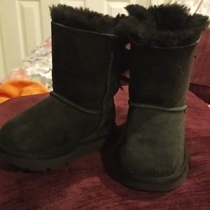 Uggs size 6 todler